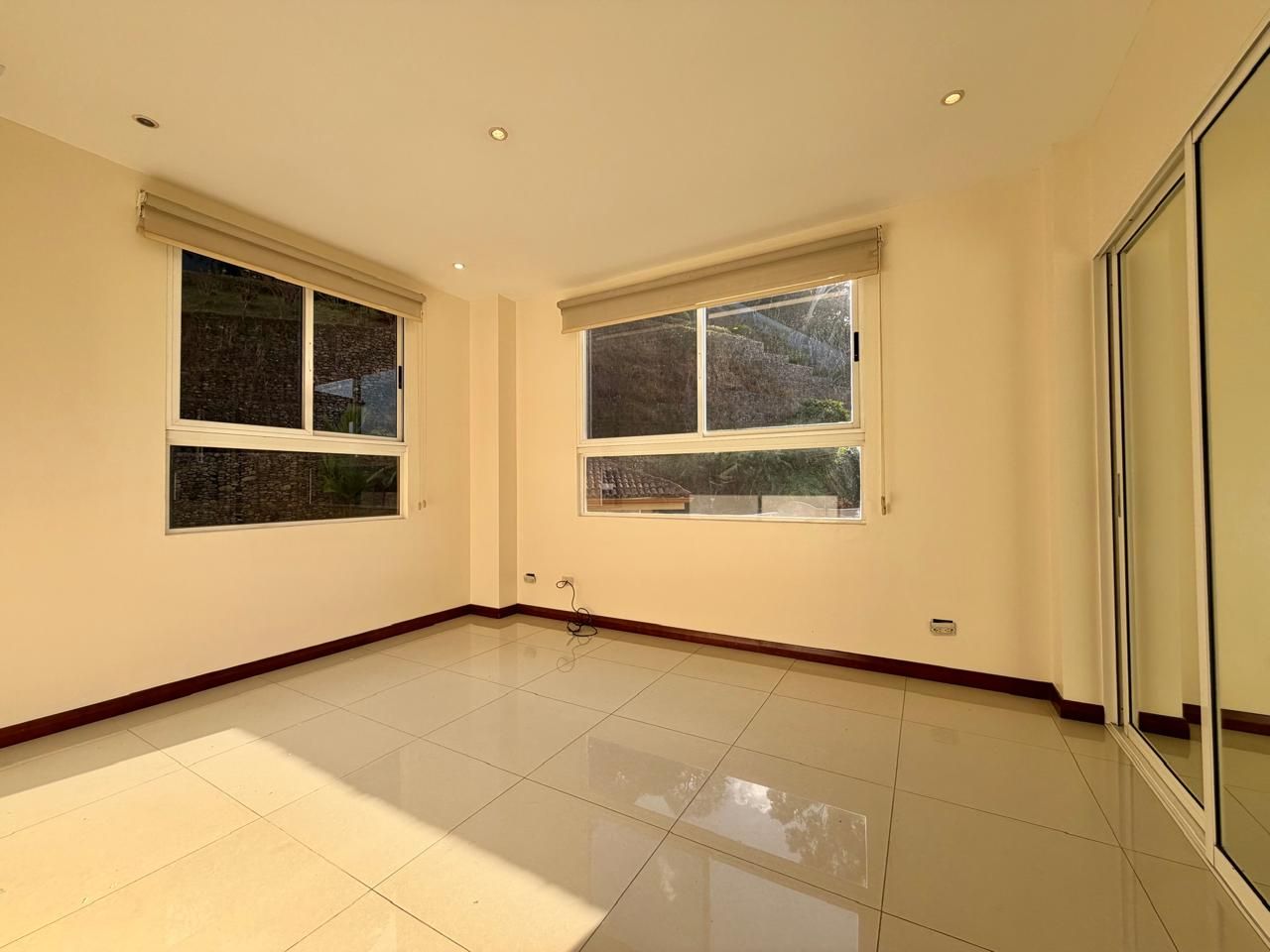 Apartamento con Gran Terraza y línea blanca - Foto 10