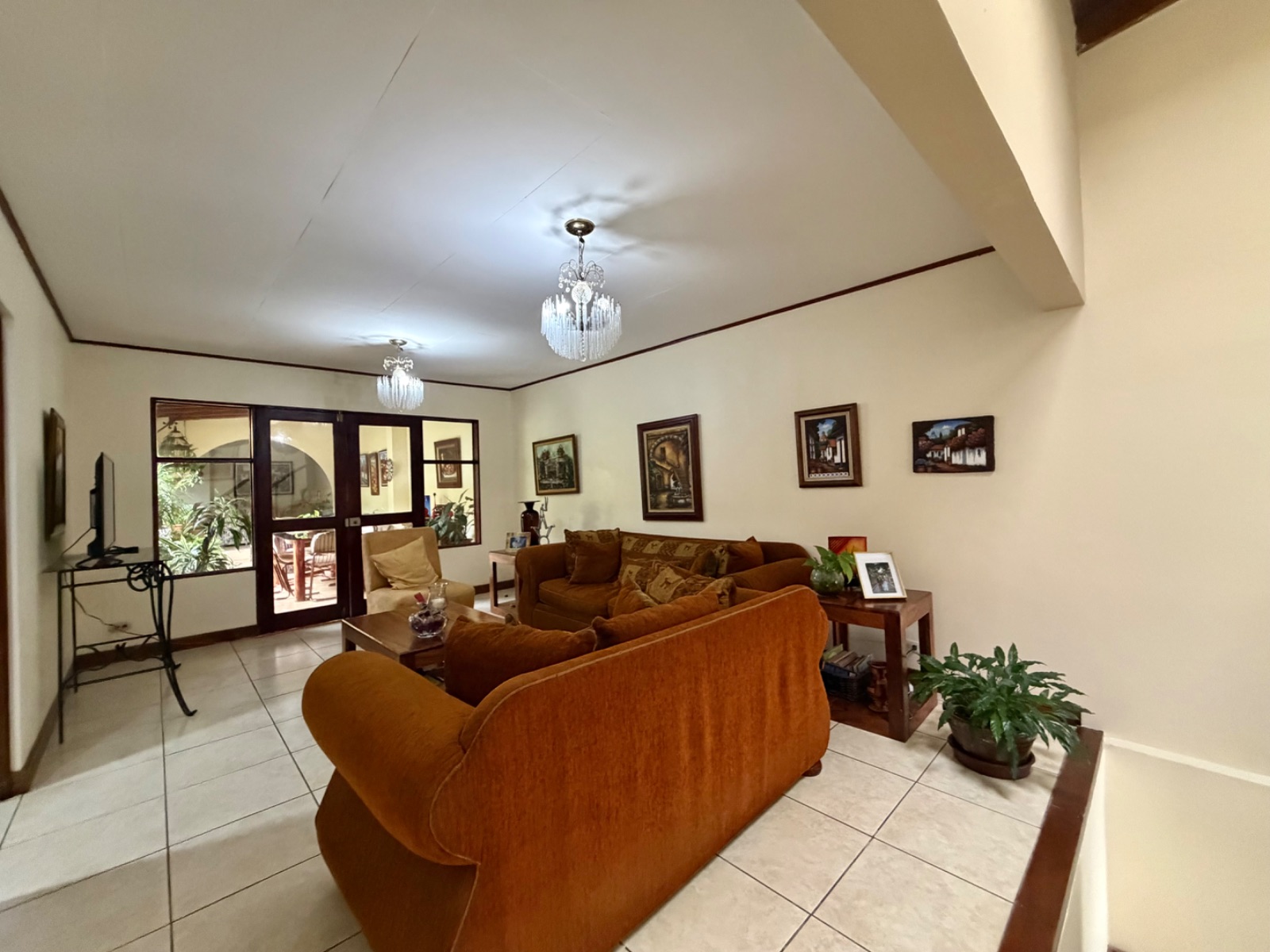 Casa amplia con estilo clásico  - Foto 10